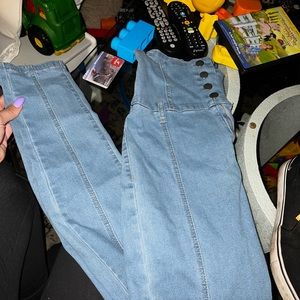 High waisted light wash jeans